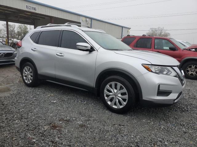  NISSAN ROGUE 2017 Srebrny