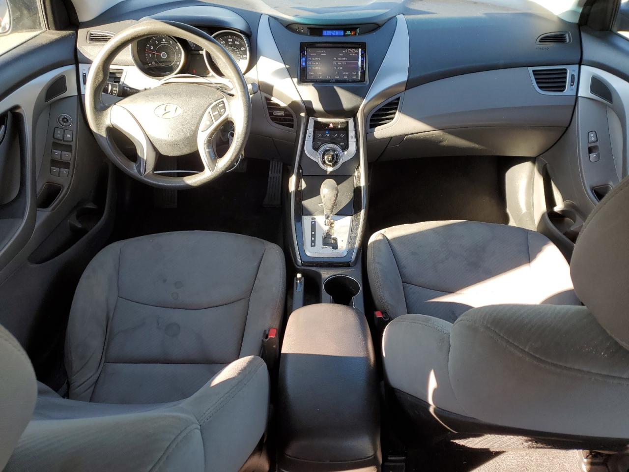 2012 Hyundai Elantra - Image 8