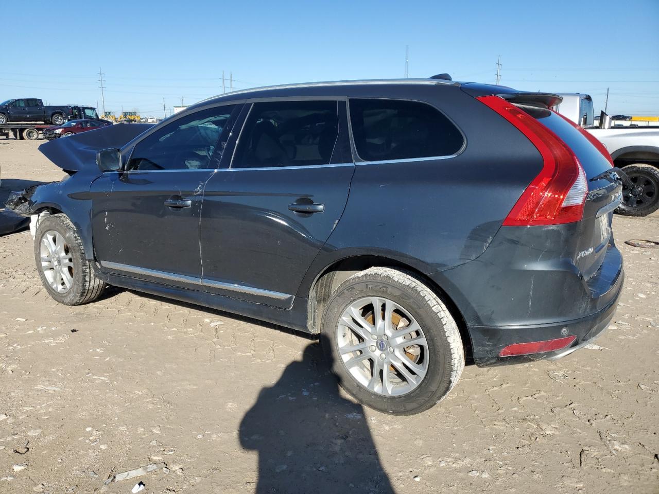 VIN YV440MDK8G2926775 2016 VOLVO XC60 no.2