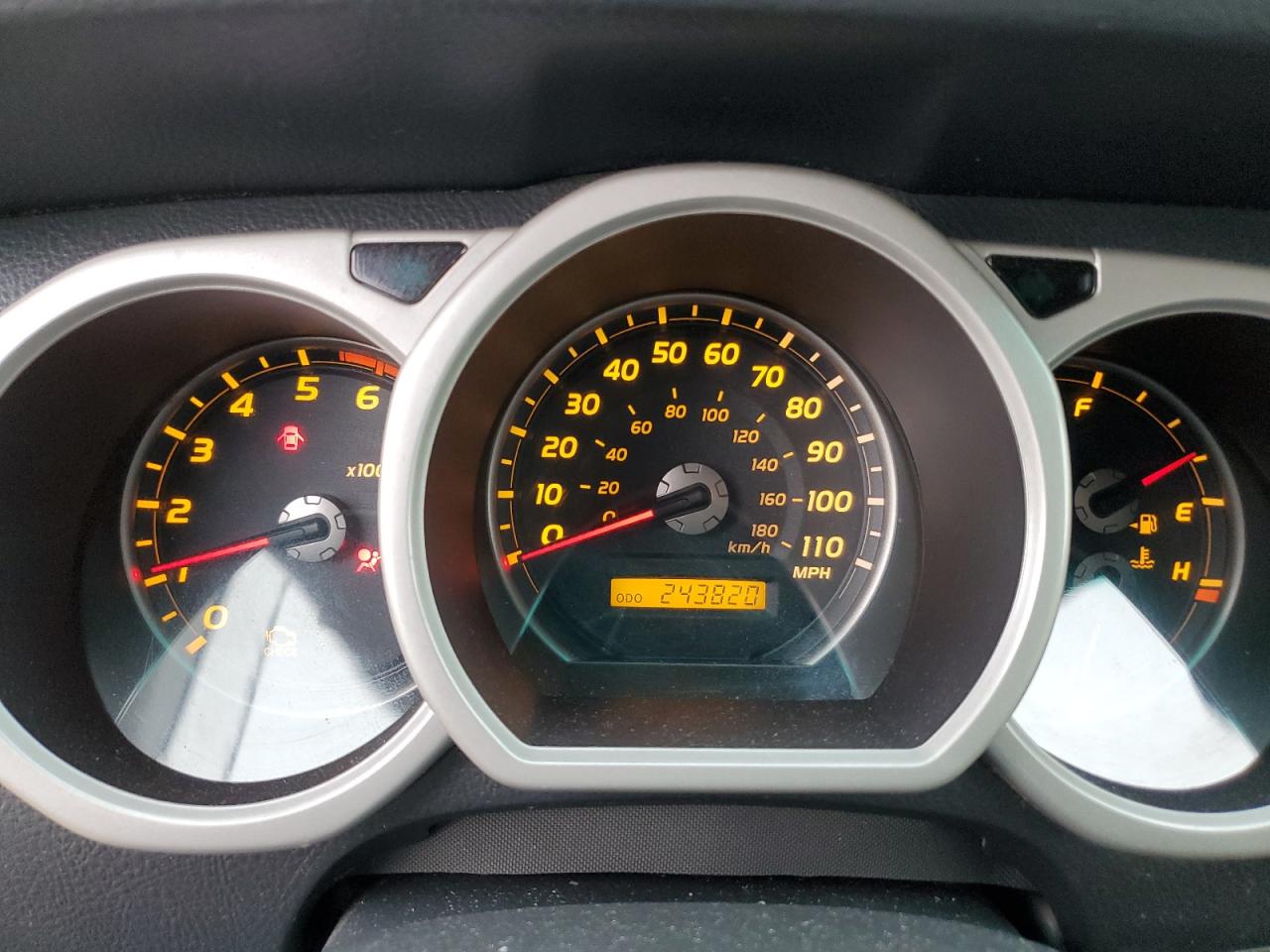 2004 Toyota 4Runner - Image 9