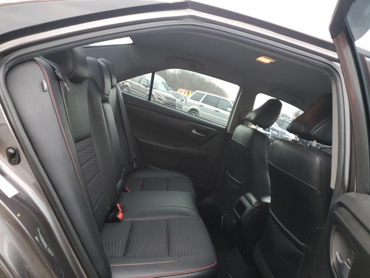 2015 Toyota Camry - Image 10