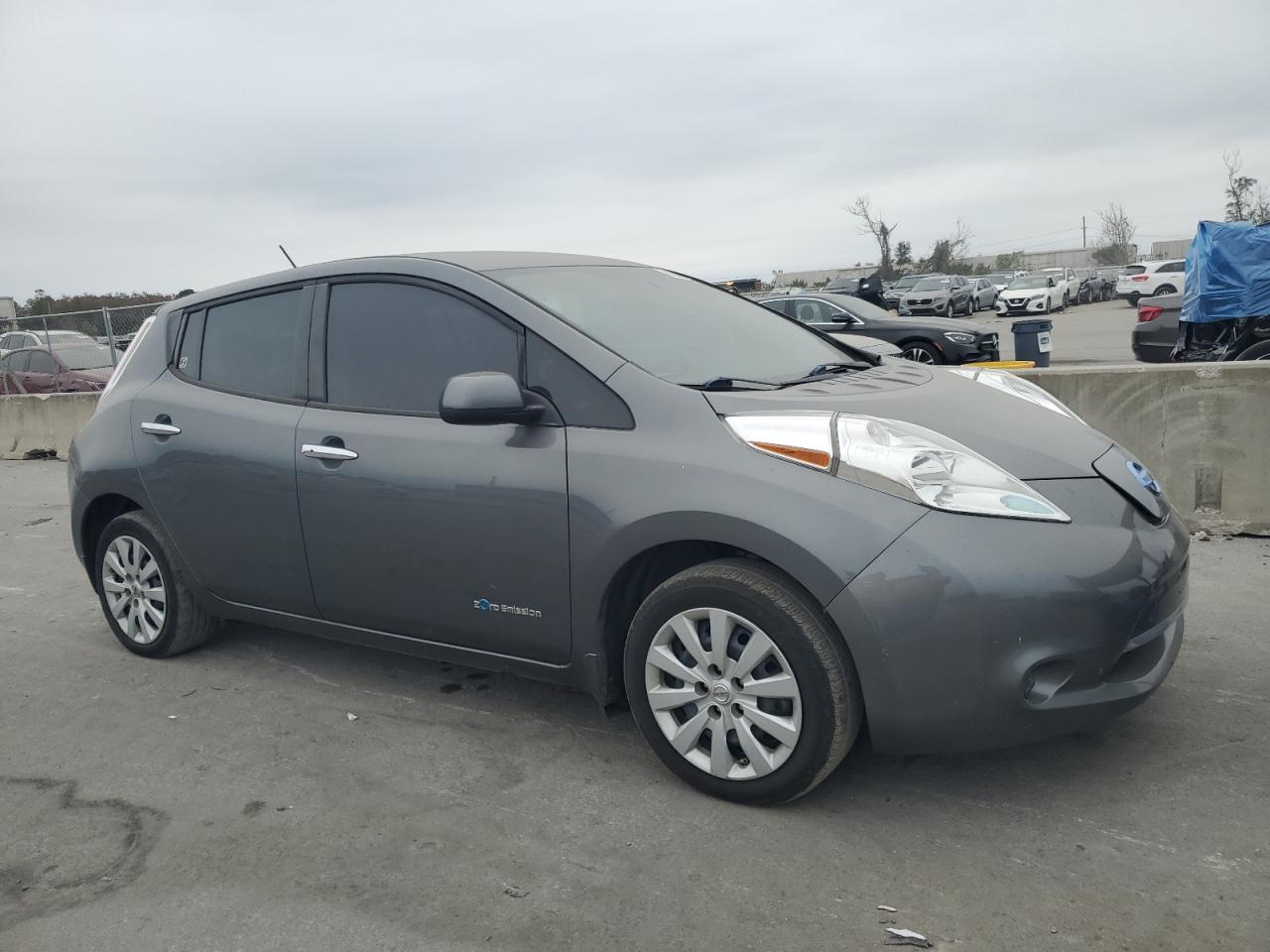 2017 Nissan Leaf - Image 4