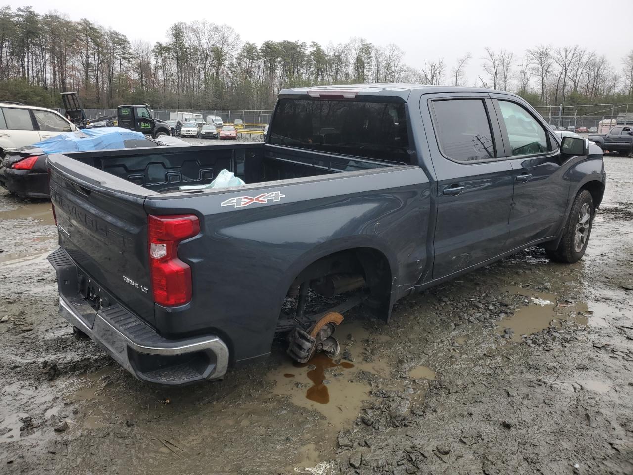 2022 Chevrolet Silverado - Image 3