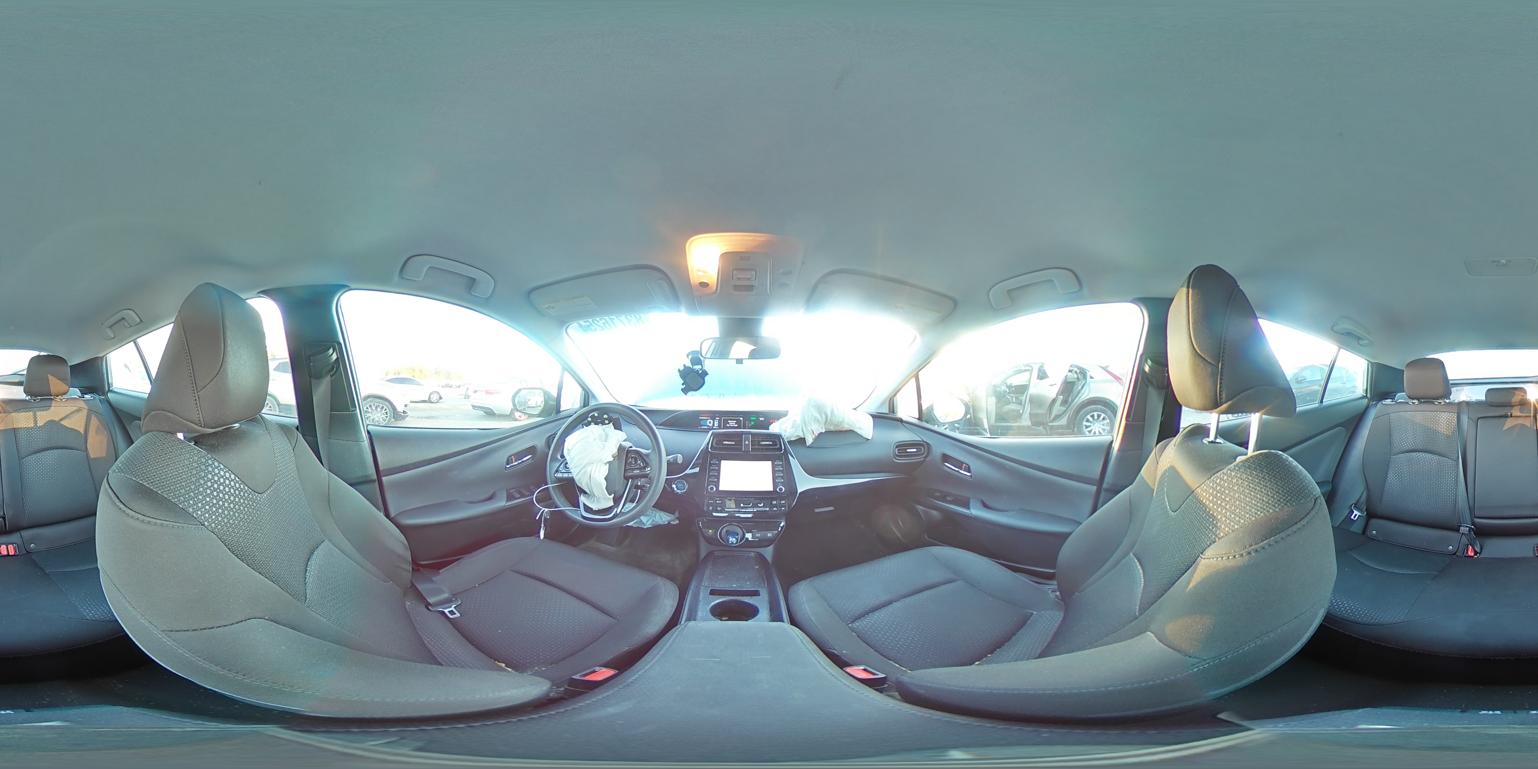 2020 Toyota Prius - Image 13