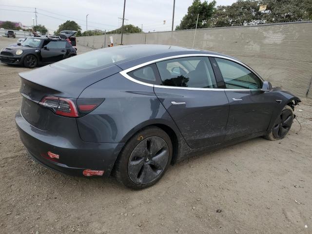  TESLA MODEL 3 2018 Серый