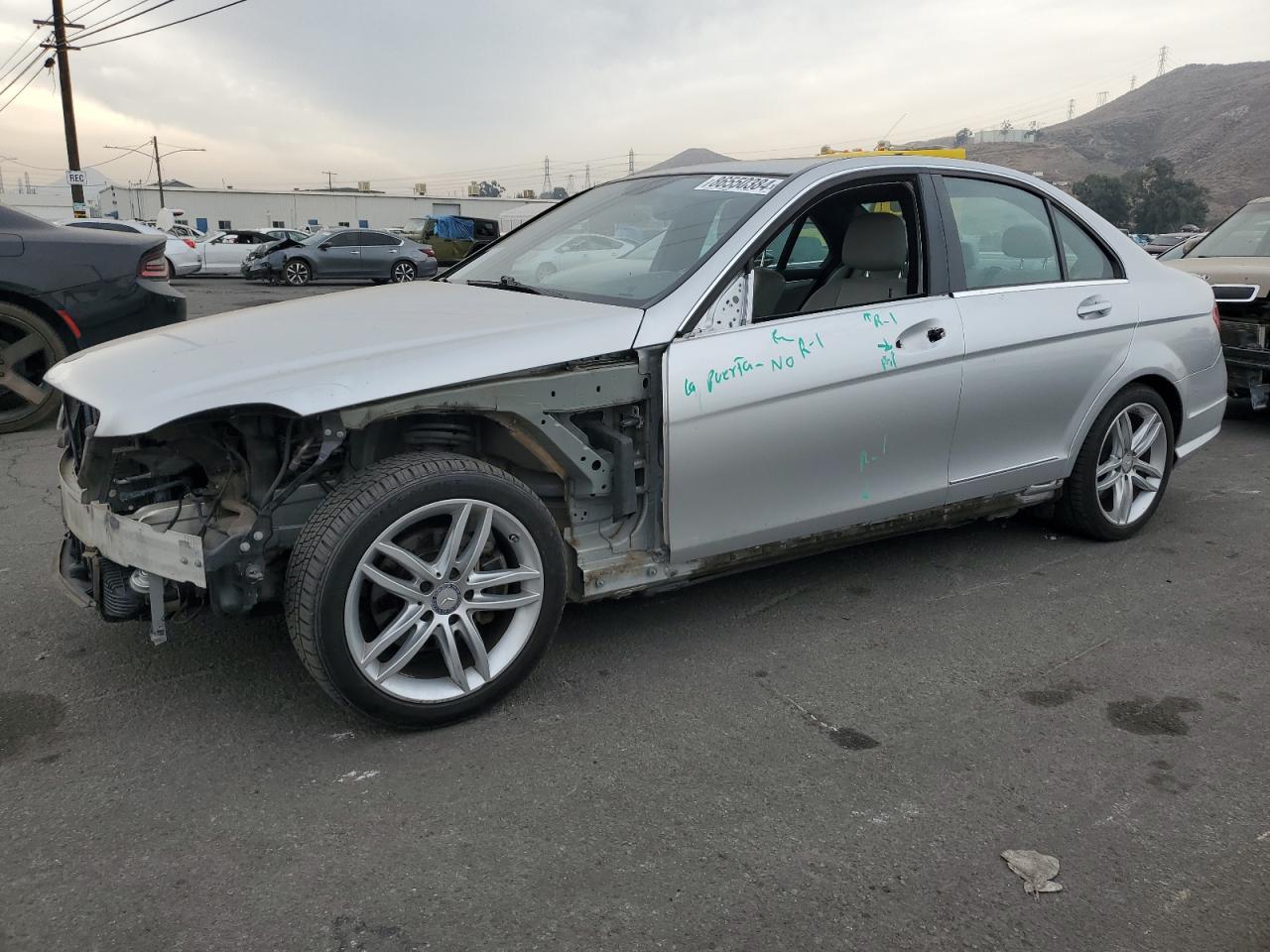 VIN WDDGF4HB0EA960128 2014 MERCEDES-BENZ C-CLASS no.1