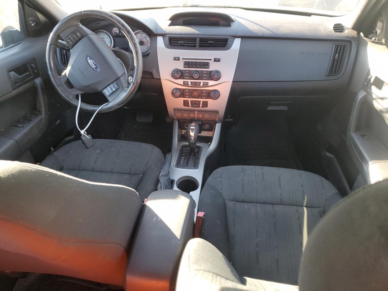 2010 Ford Focus - Image 8