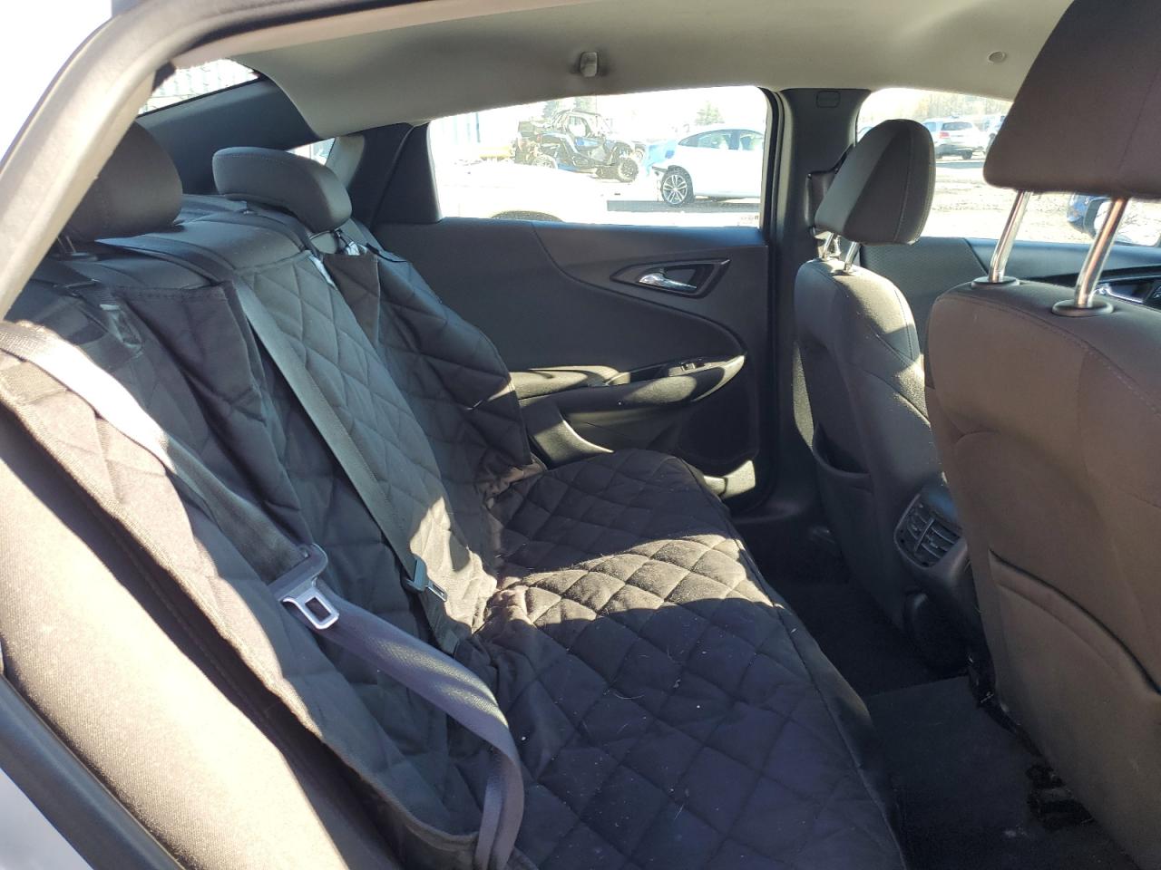 2018 Chevrolet Malibu - Image 11
