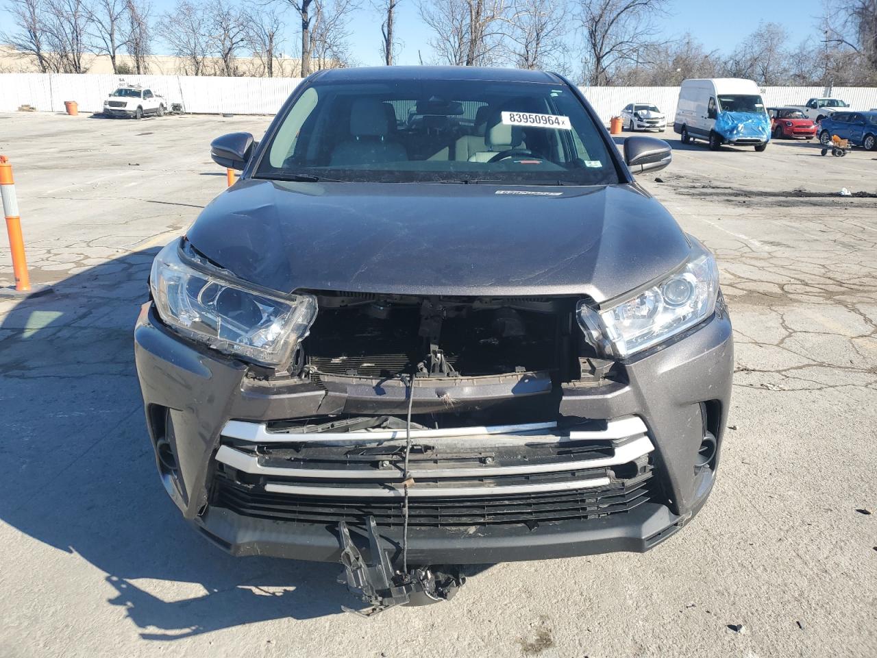 2017 Toyota Highlander - Image 5