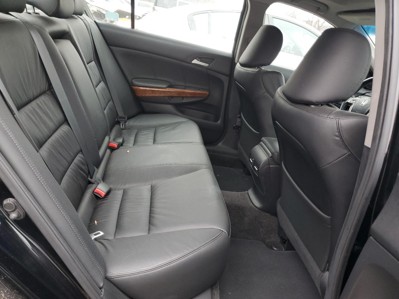 2011 Honda Accord - Image 10