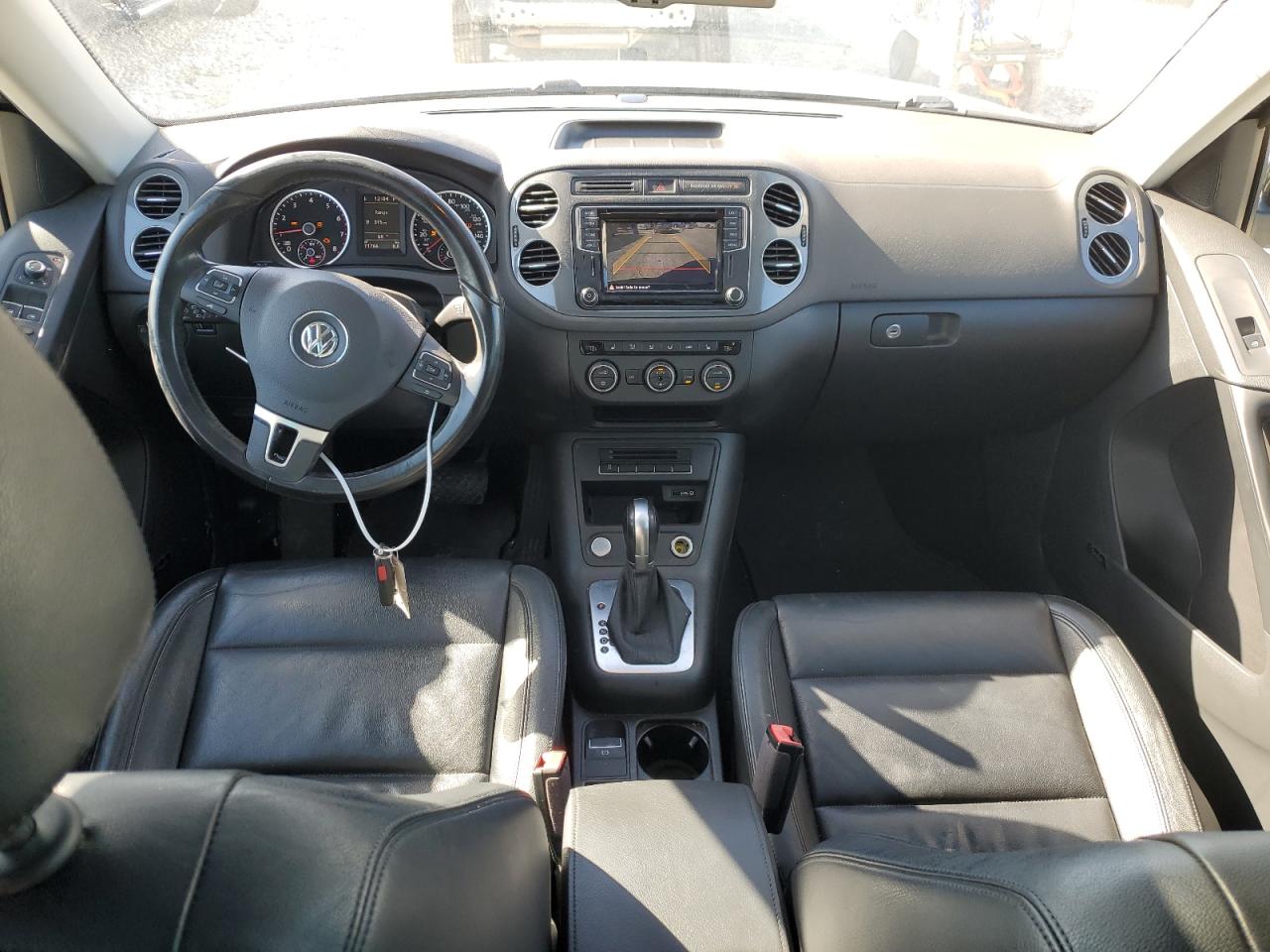 2017 Volkswagen Tiguan - Image 8