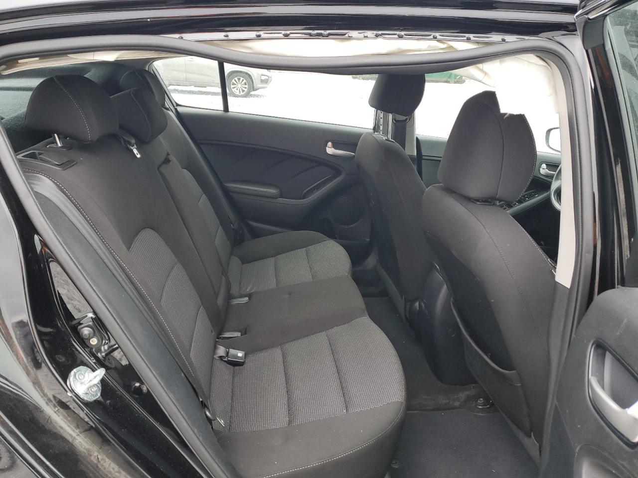 2018 Kia Forte - Image 10