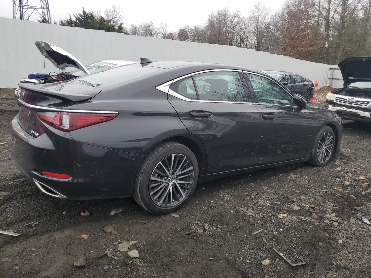 2024 Lexus ES - Image 3