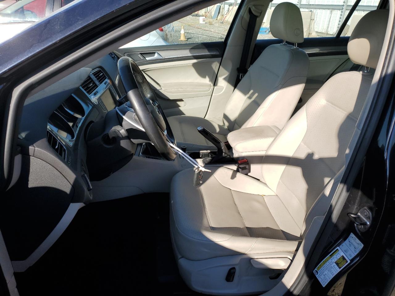 2017 Volkswagen Golf - Image 7