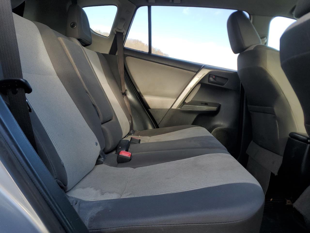 2015 Toyota RAV 4 - Image 11