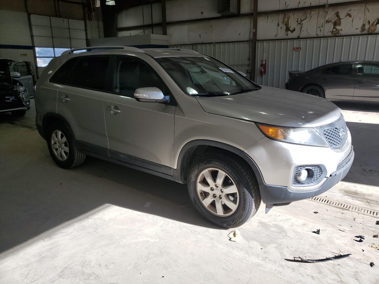 VIN 5XYKT3A64DG422454 2013 KIA SORENTO no.4