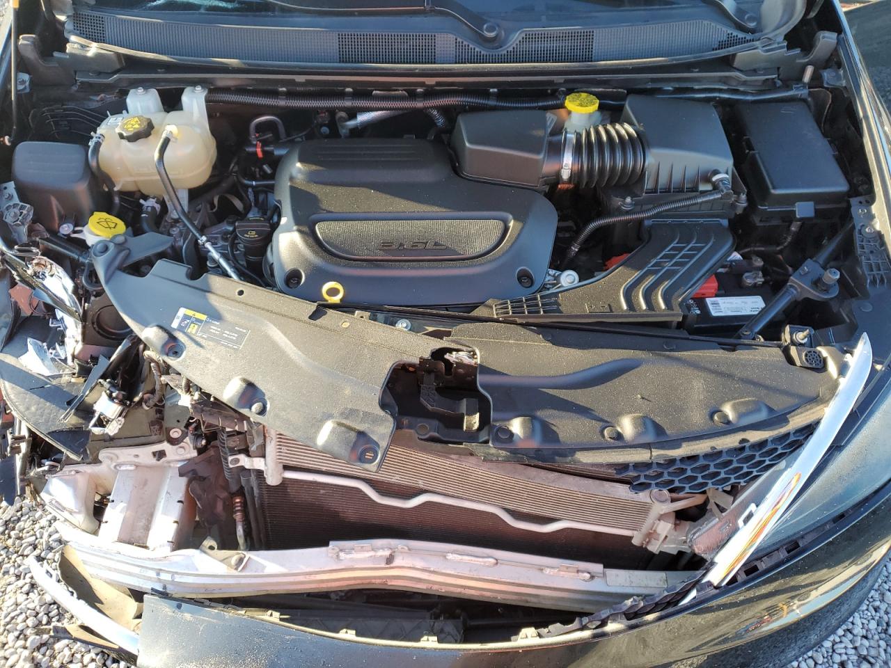2020 Chrysler Voyager - Image 13