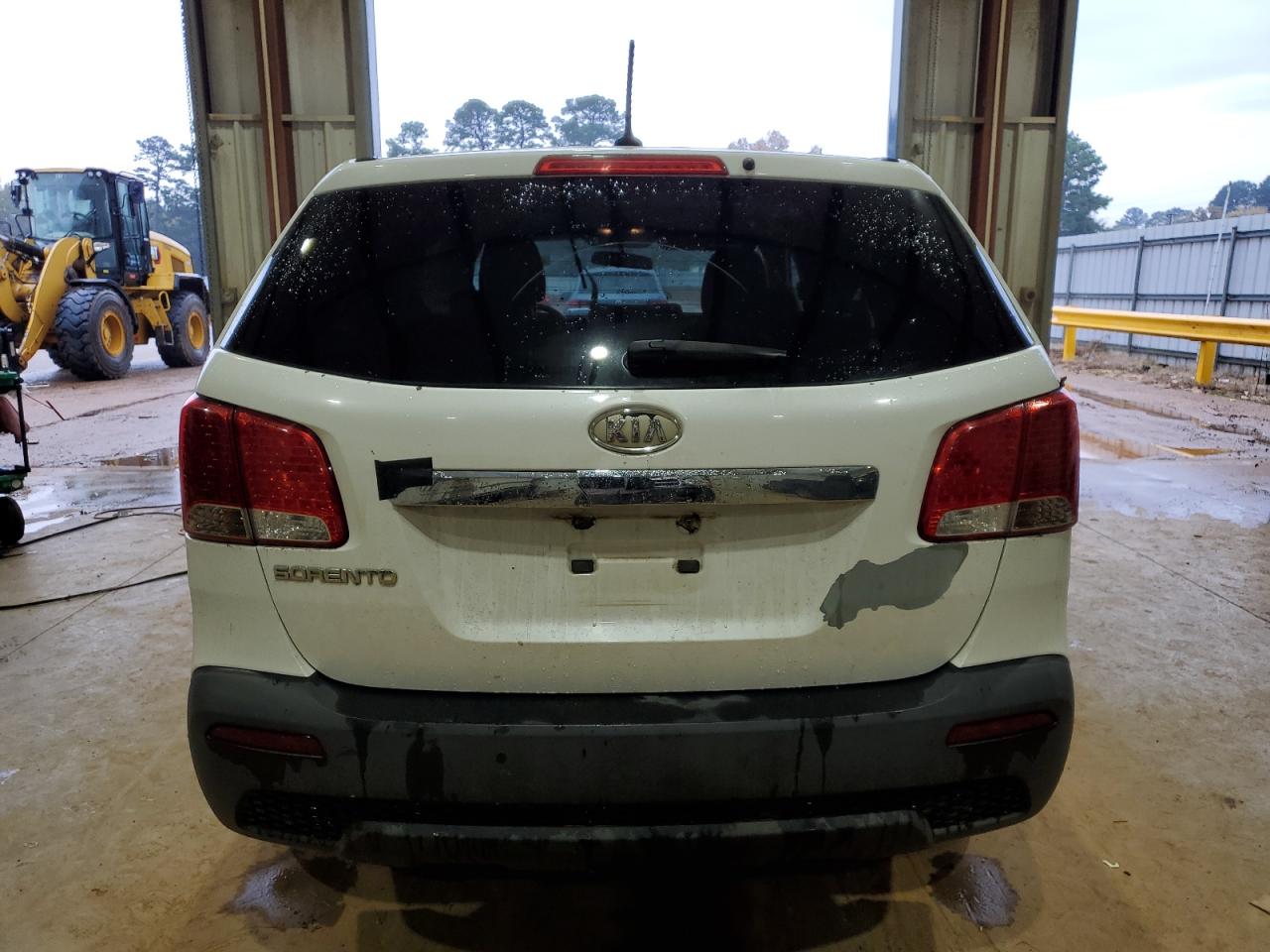 2011 Kia Sorento Base VIN: 5XYKT3A15BG026194 Lot: 83410024