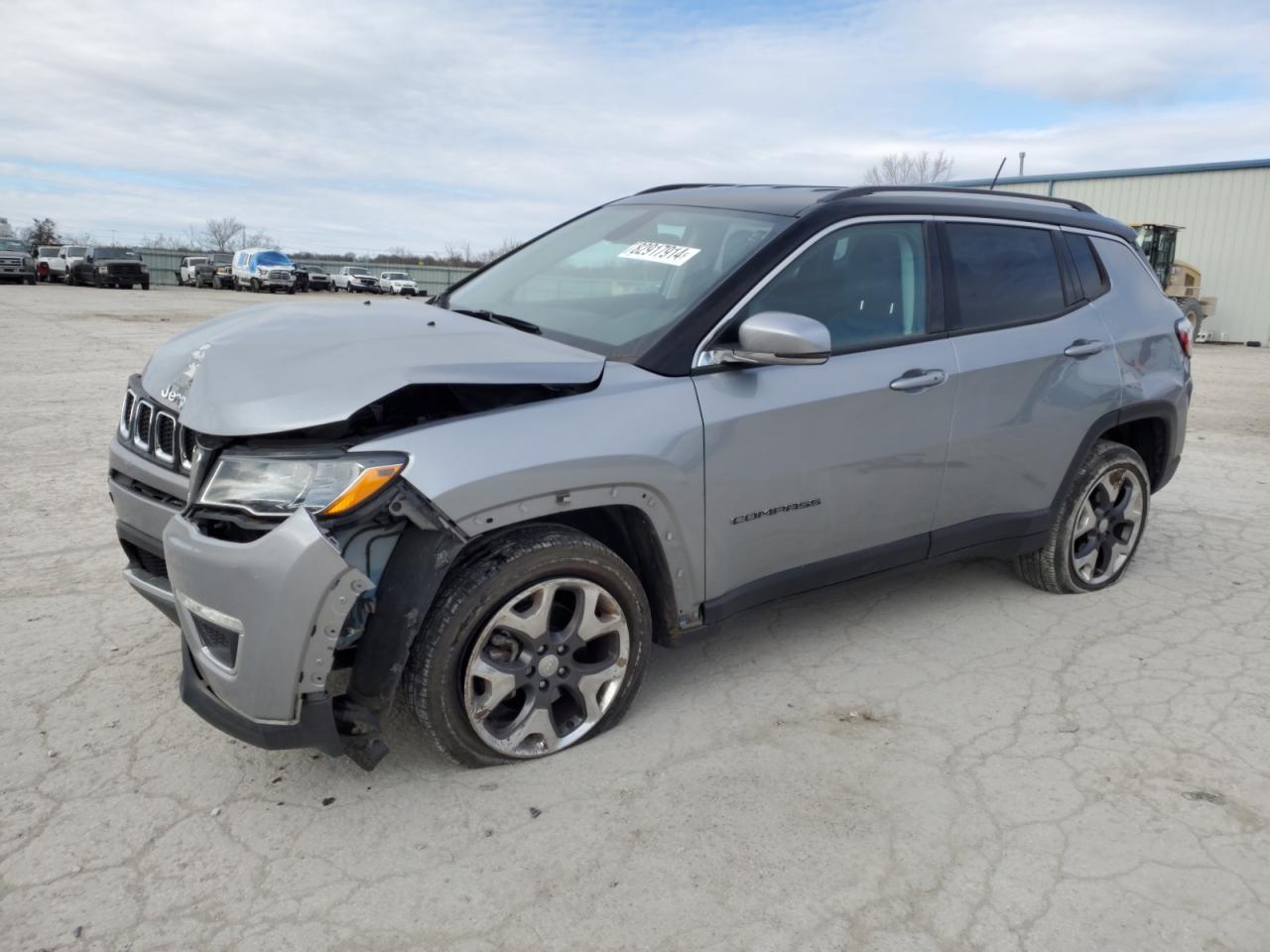 3C4NJDCB5KT639763 2019 JEEP COMPASS - Image 1