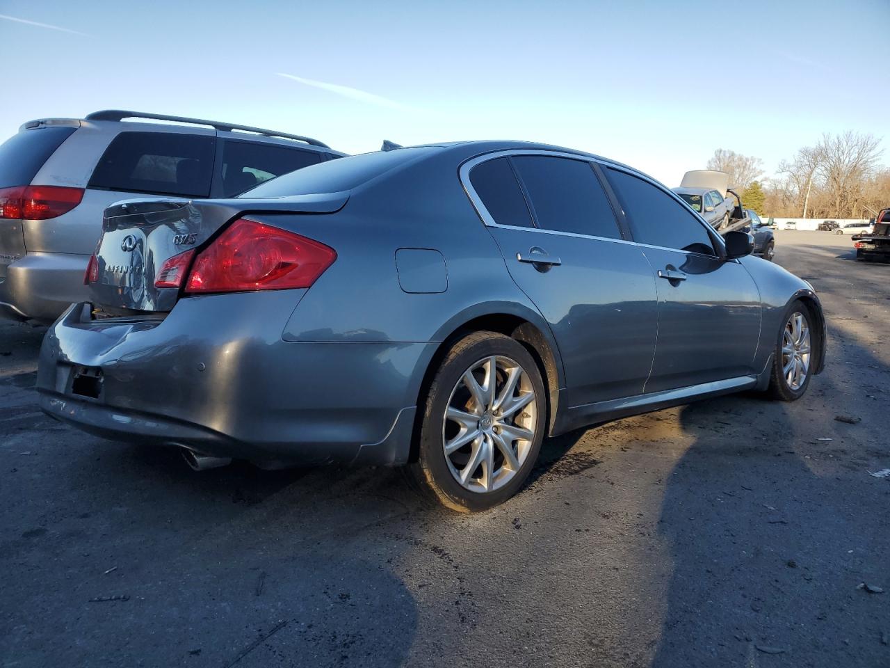 2011 Infiniti G - Image 3