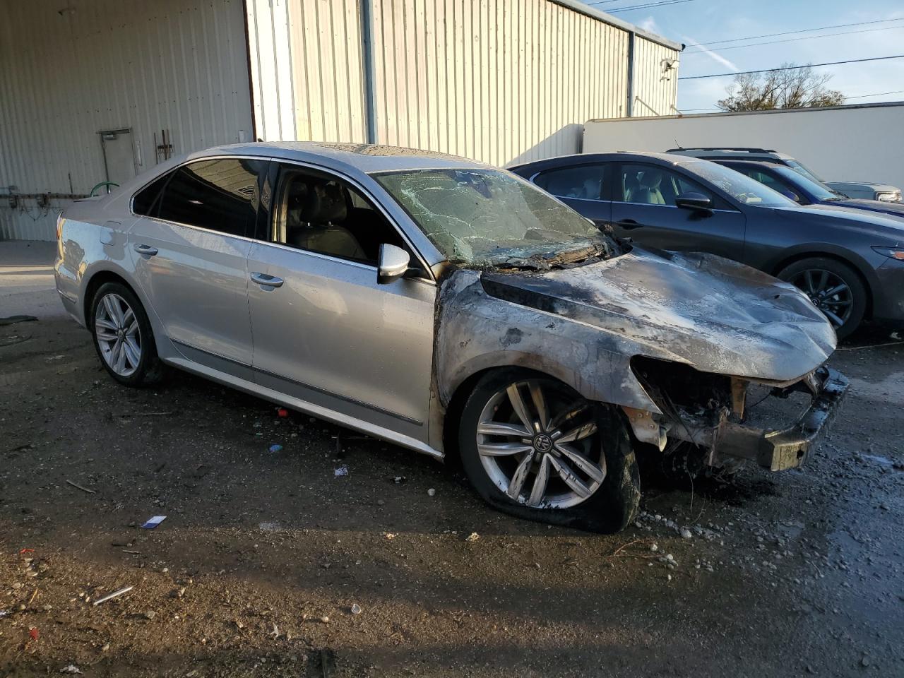 2017 Volkswagen Passat - Image 4