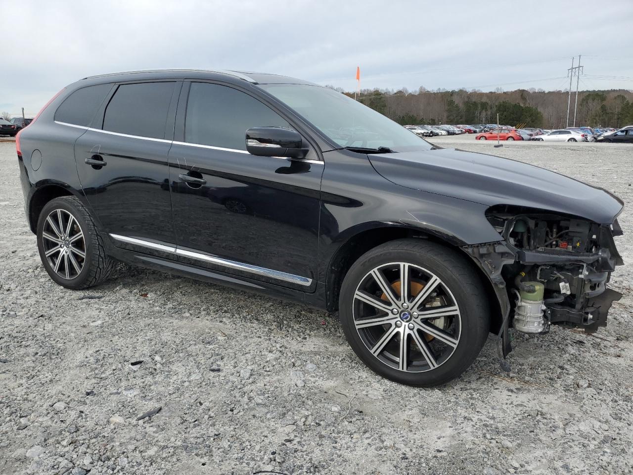 2016 Volvo XC60 - Image 4