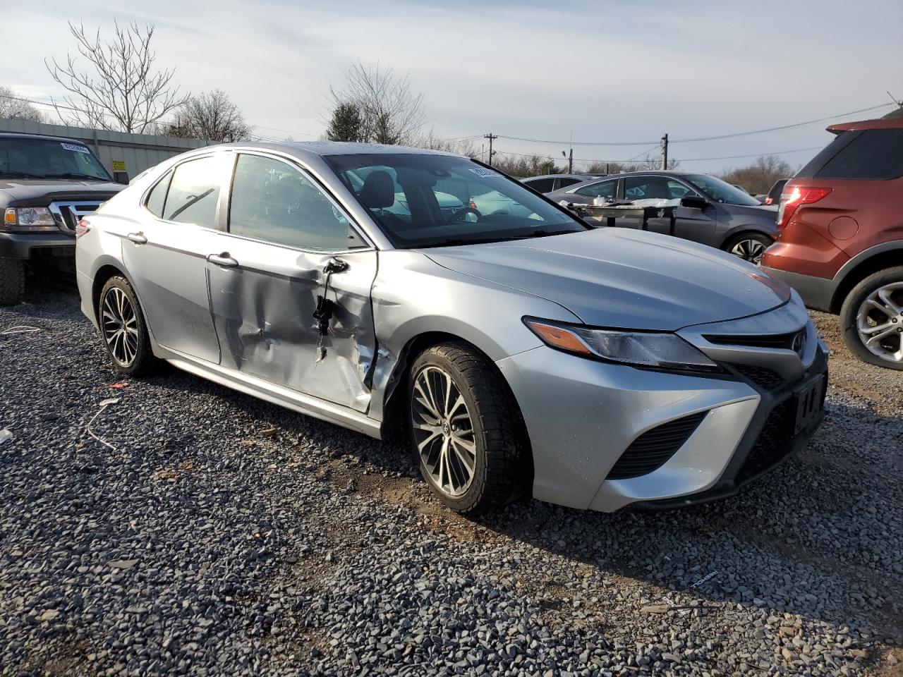 VIN 4T1B11HK8JU668619 2018 TOYOTA CAMRY no.4