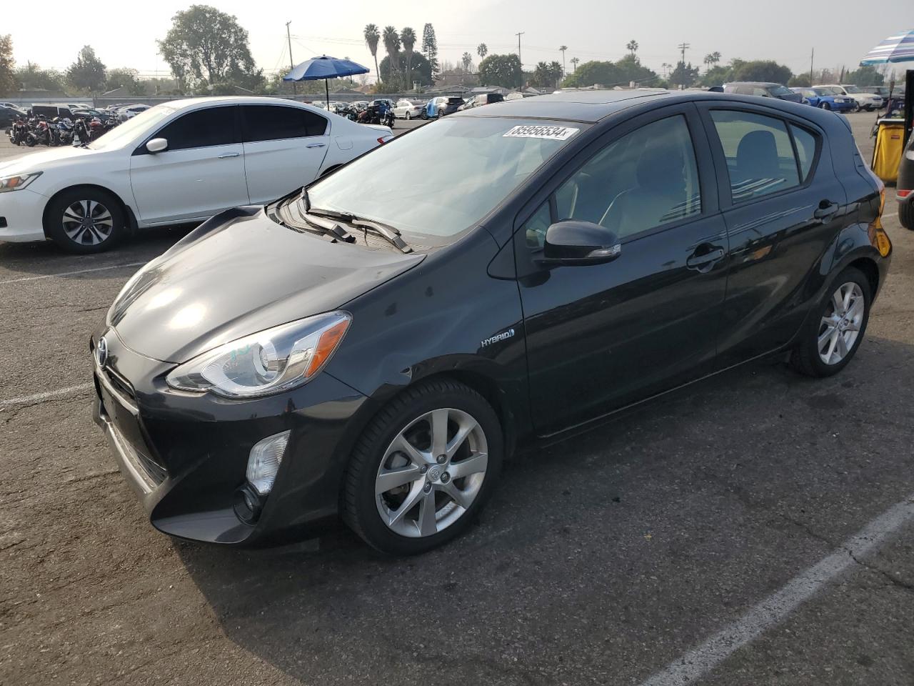 VIN JTDKDTB39F1088667 2015 TOYOTA PRIUS no.1