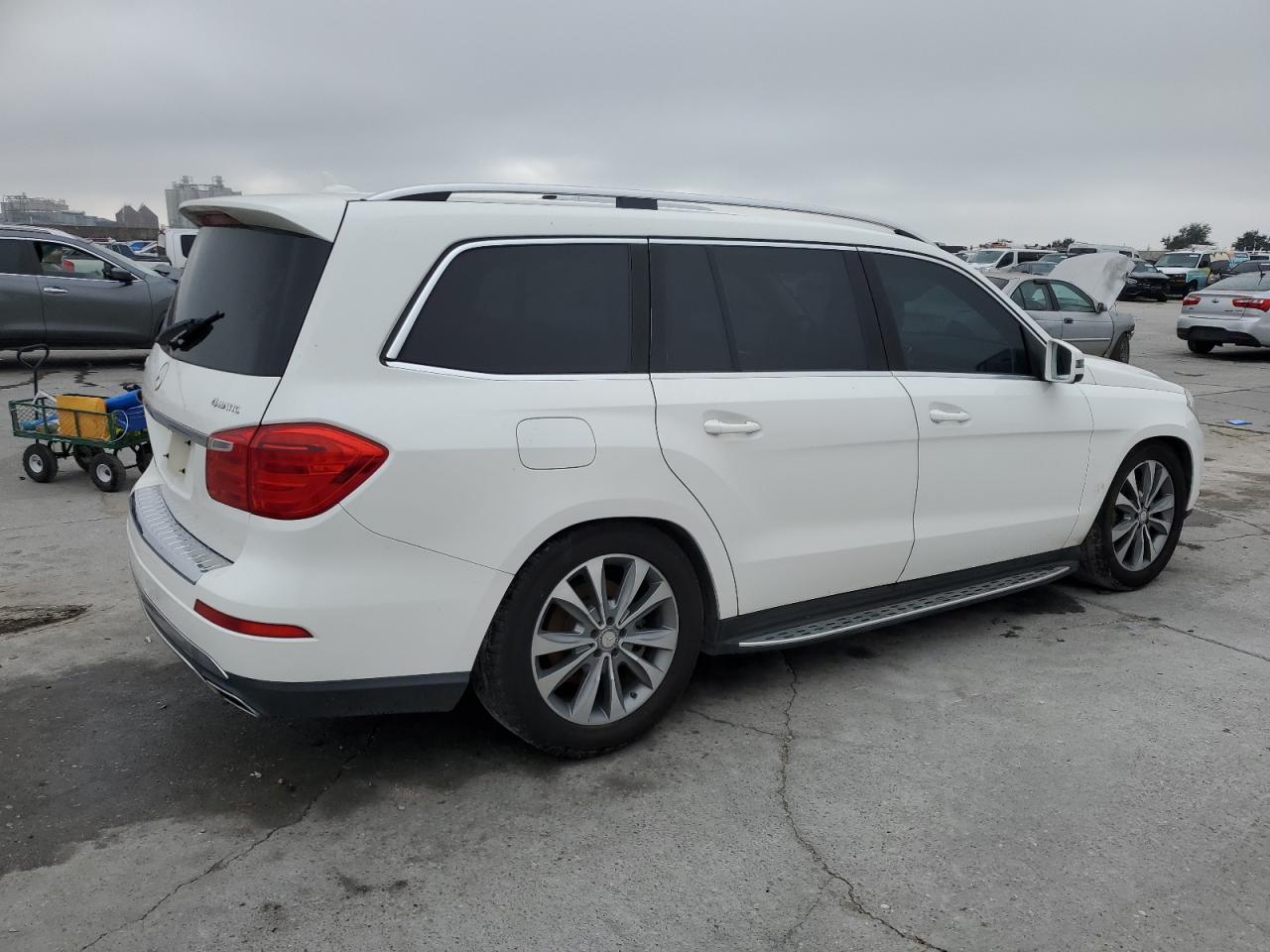 VIN 4JGDF7CE0EA316334 2014 MERCEDES-BENZ GL-CLASS no.3