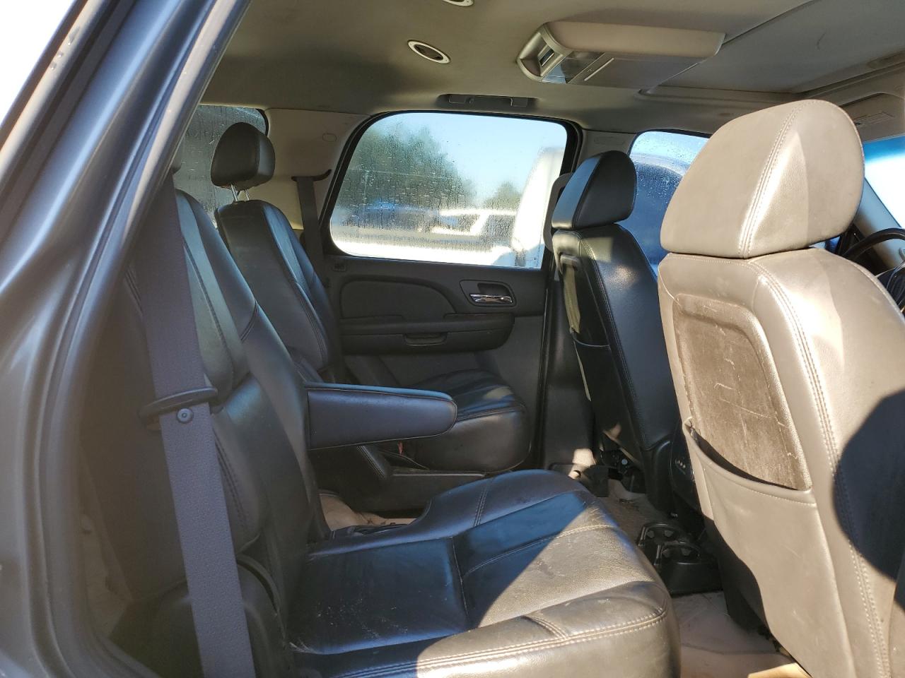 2007 Chevrolet Tahoe - Image 11