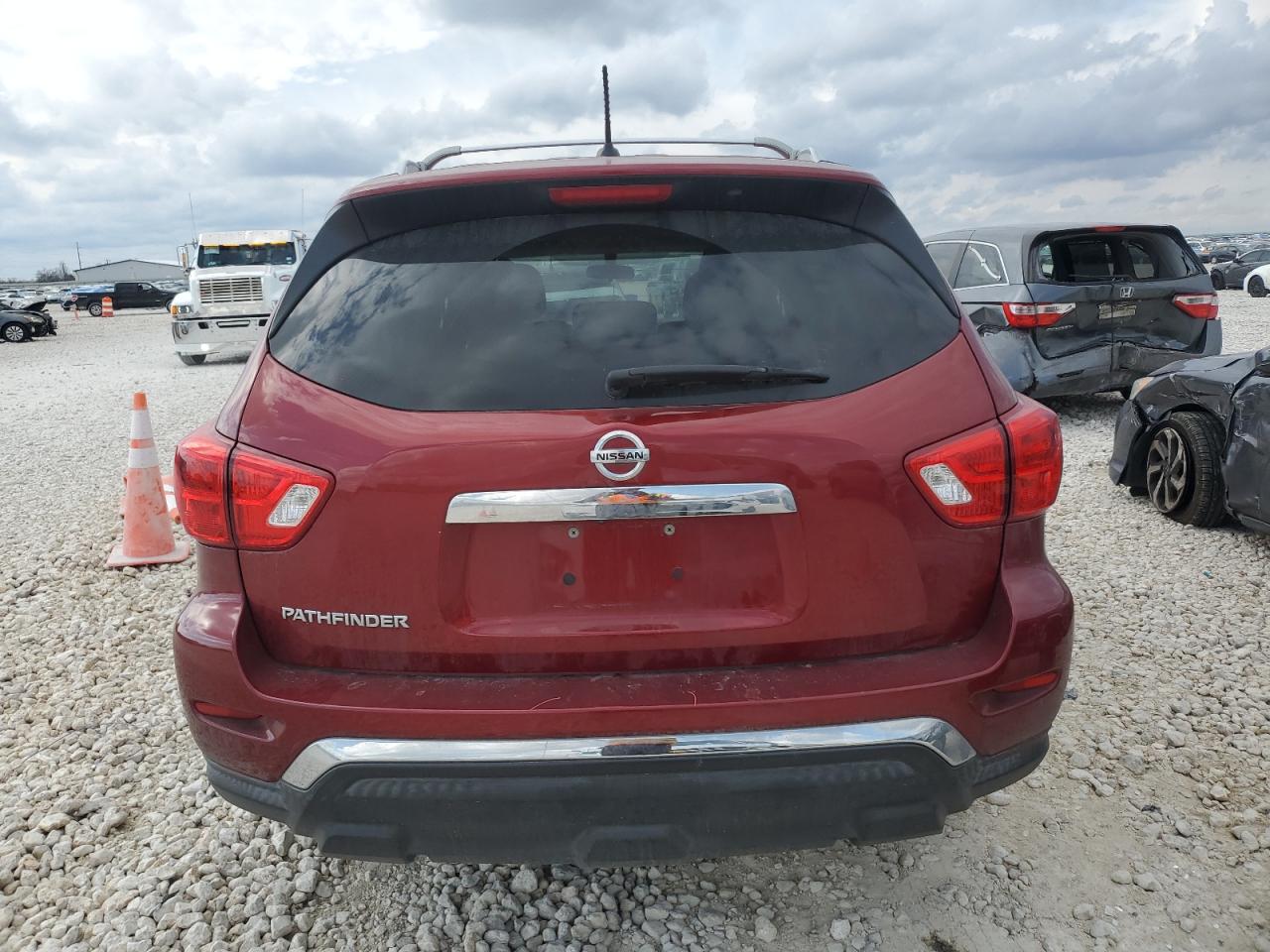 2018 Nissan Pathfinder - Image 6