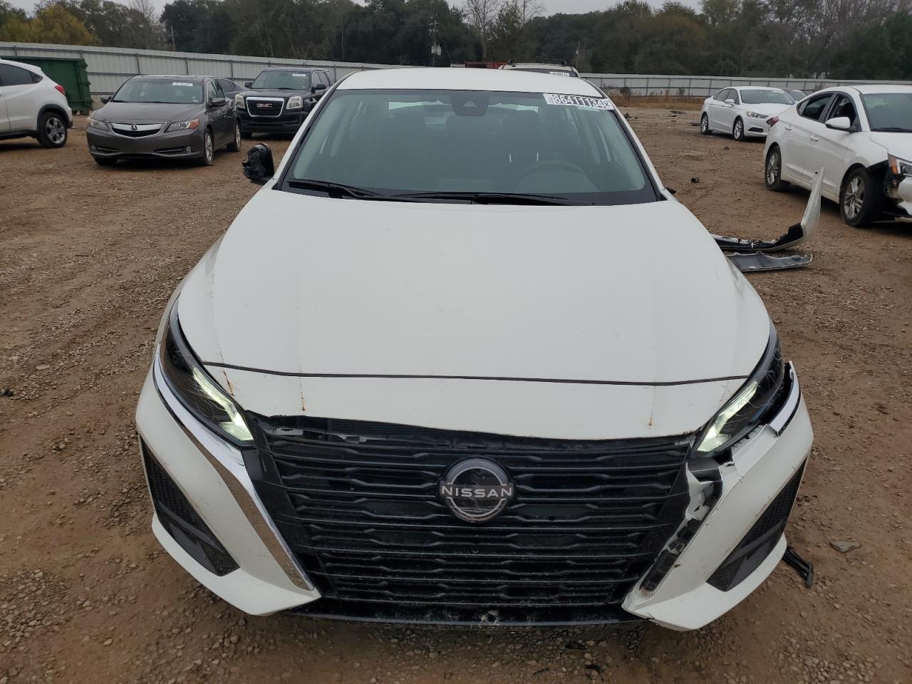 2024 Nissan Altima - Image 5