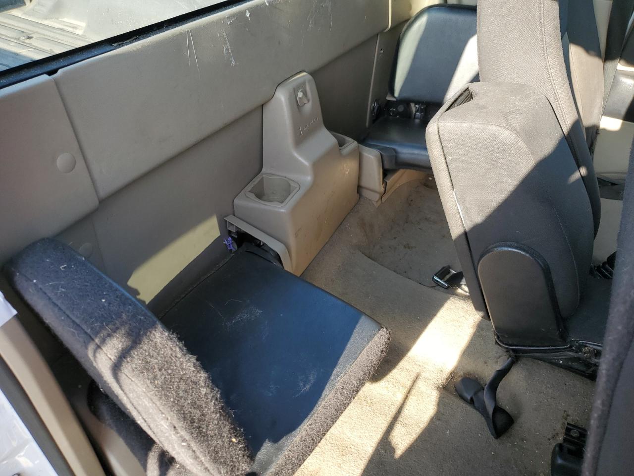 2004 Ford Ranger - Image 10