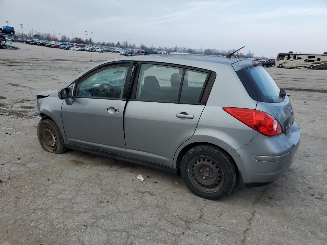 2011 Nissan Versa - Image 2