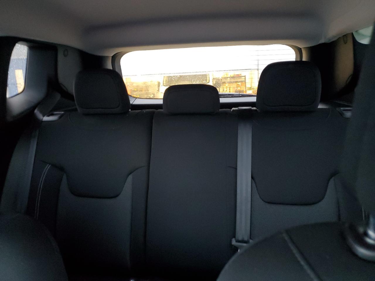 2020 Jeep Renegade - Image 10