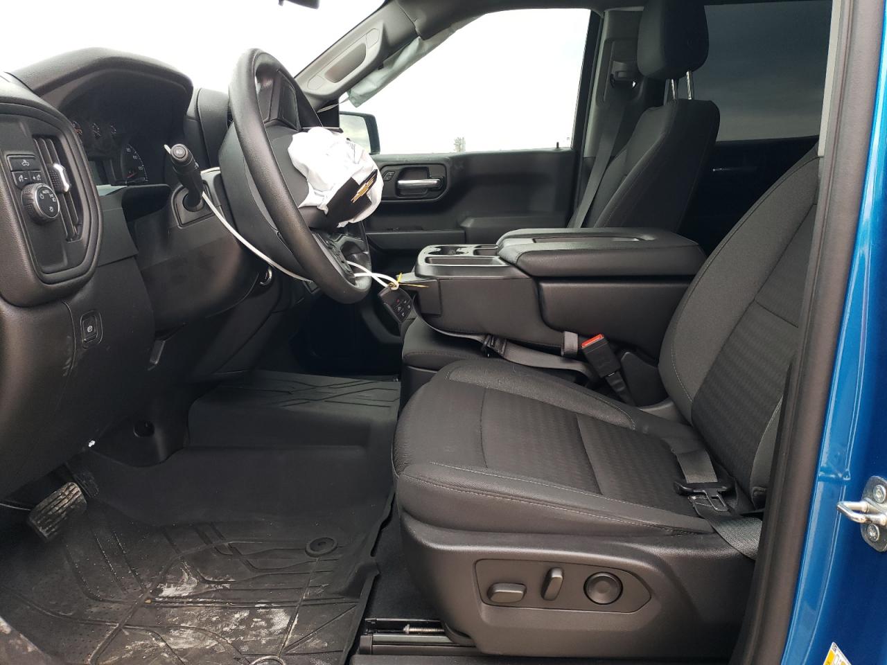2022 Chevrolet Silverado - Image 7