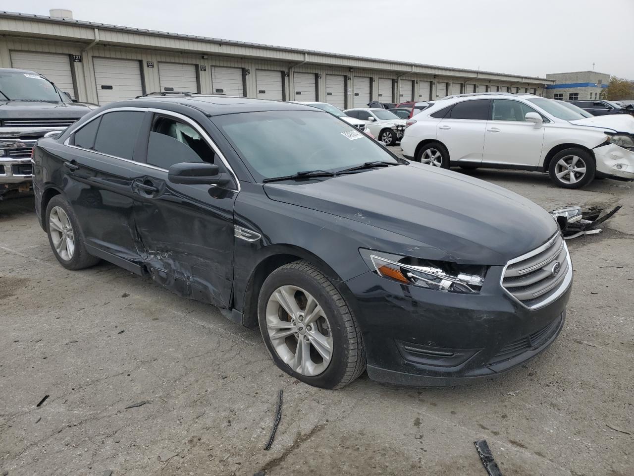 2018 Ford Taurus - Image 4