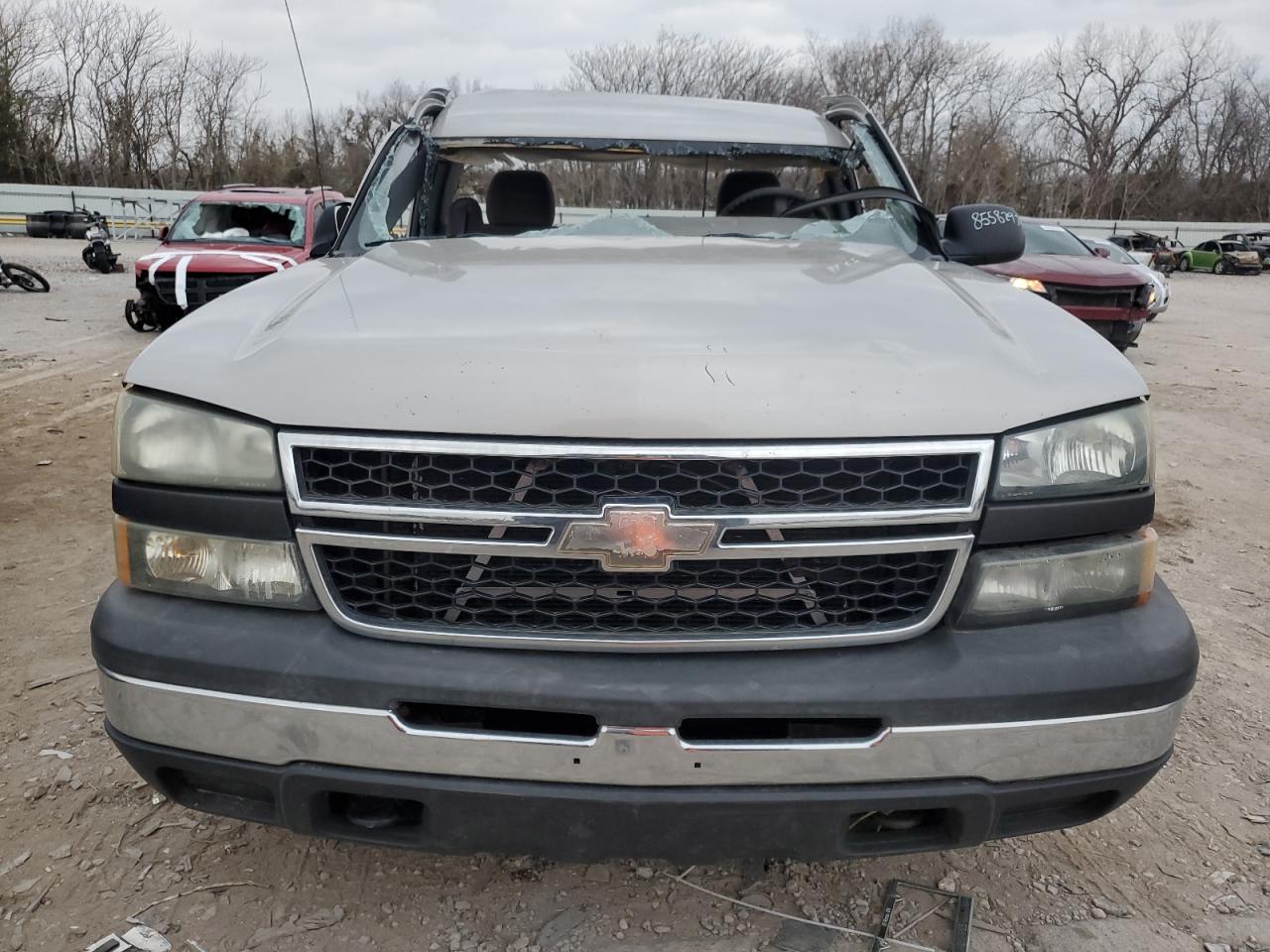 2007 Chevrolet Silverado - Image 5