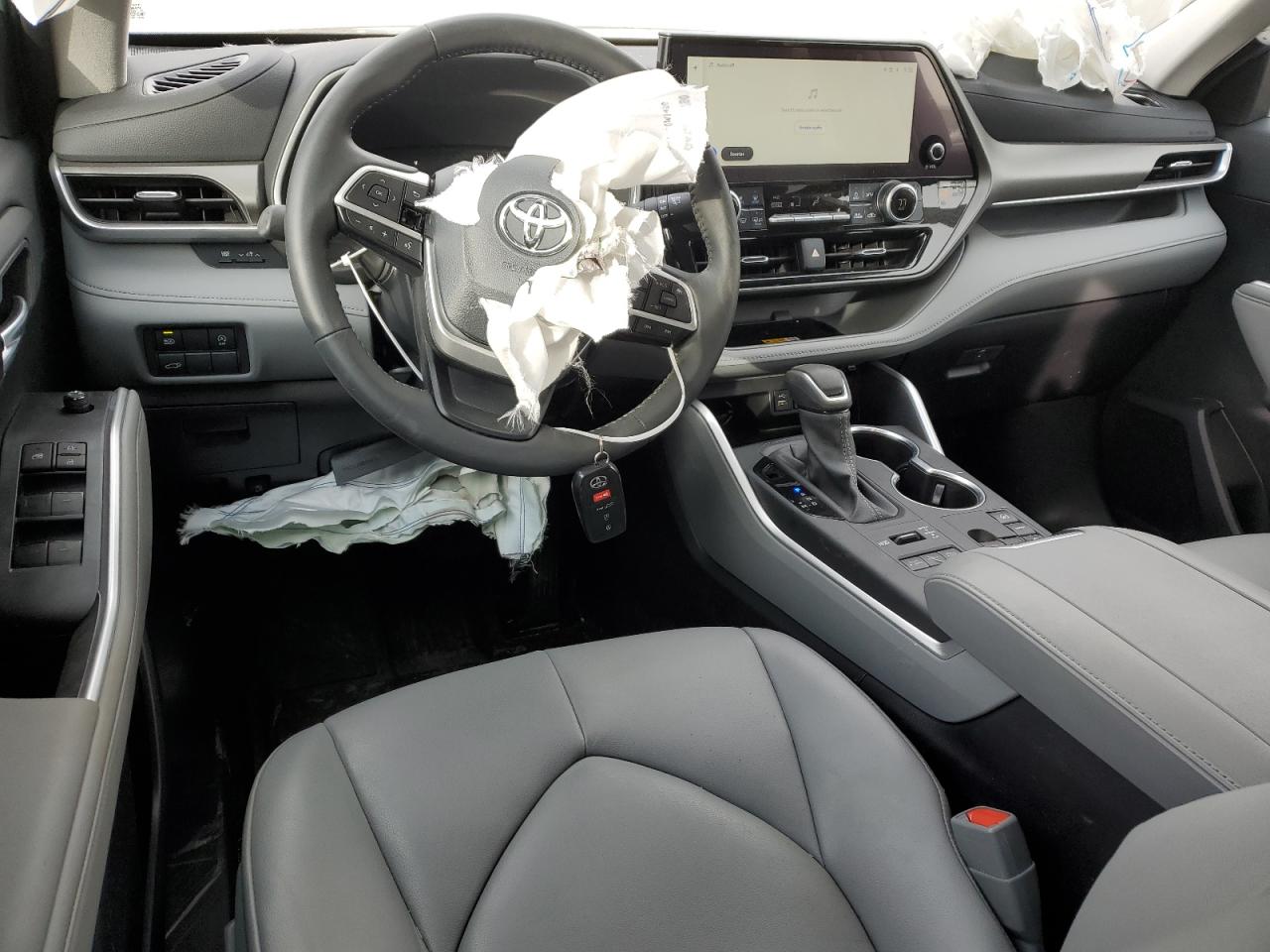 2024 Toyota Highlander - Image 8