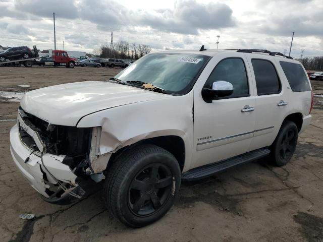 Паркетники CHEVROLET TAHOE 2013 Белы