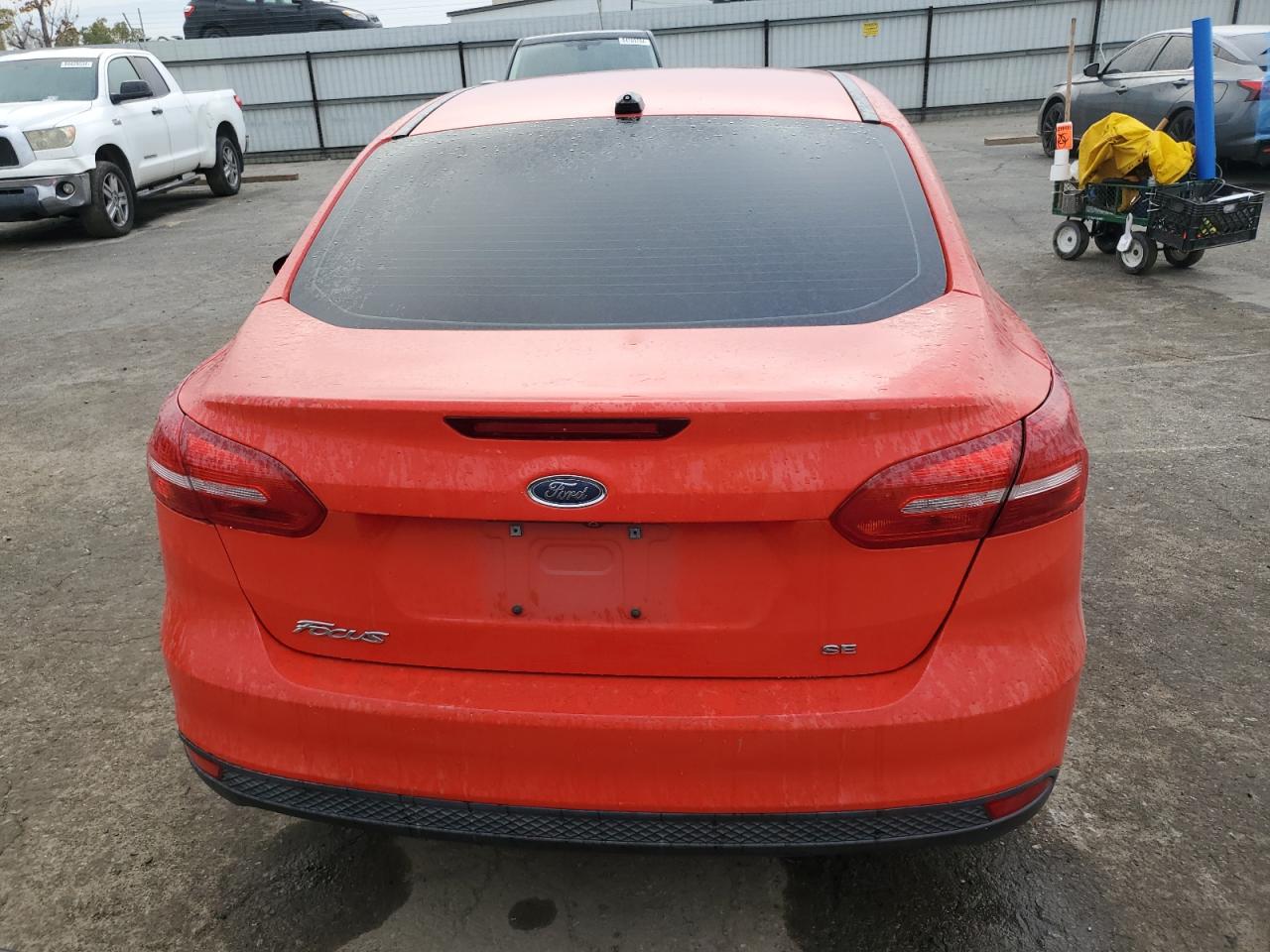 VIN 1FADP3F21HL300296 2017 FORD FOCUS no.6