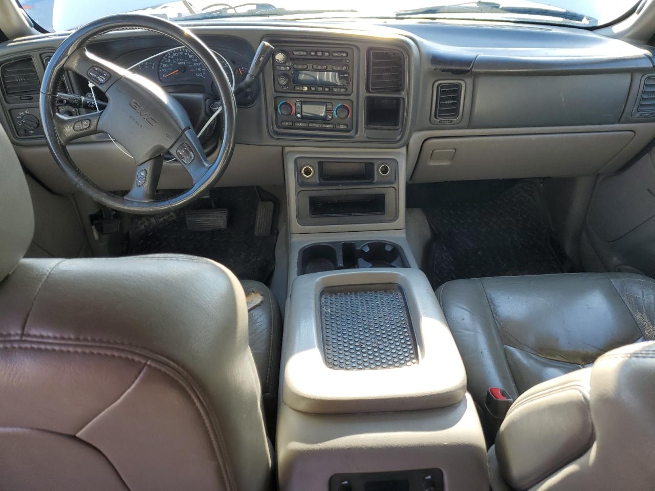 2004 GMC Yukon - Image 8
