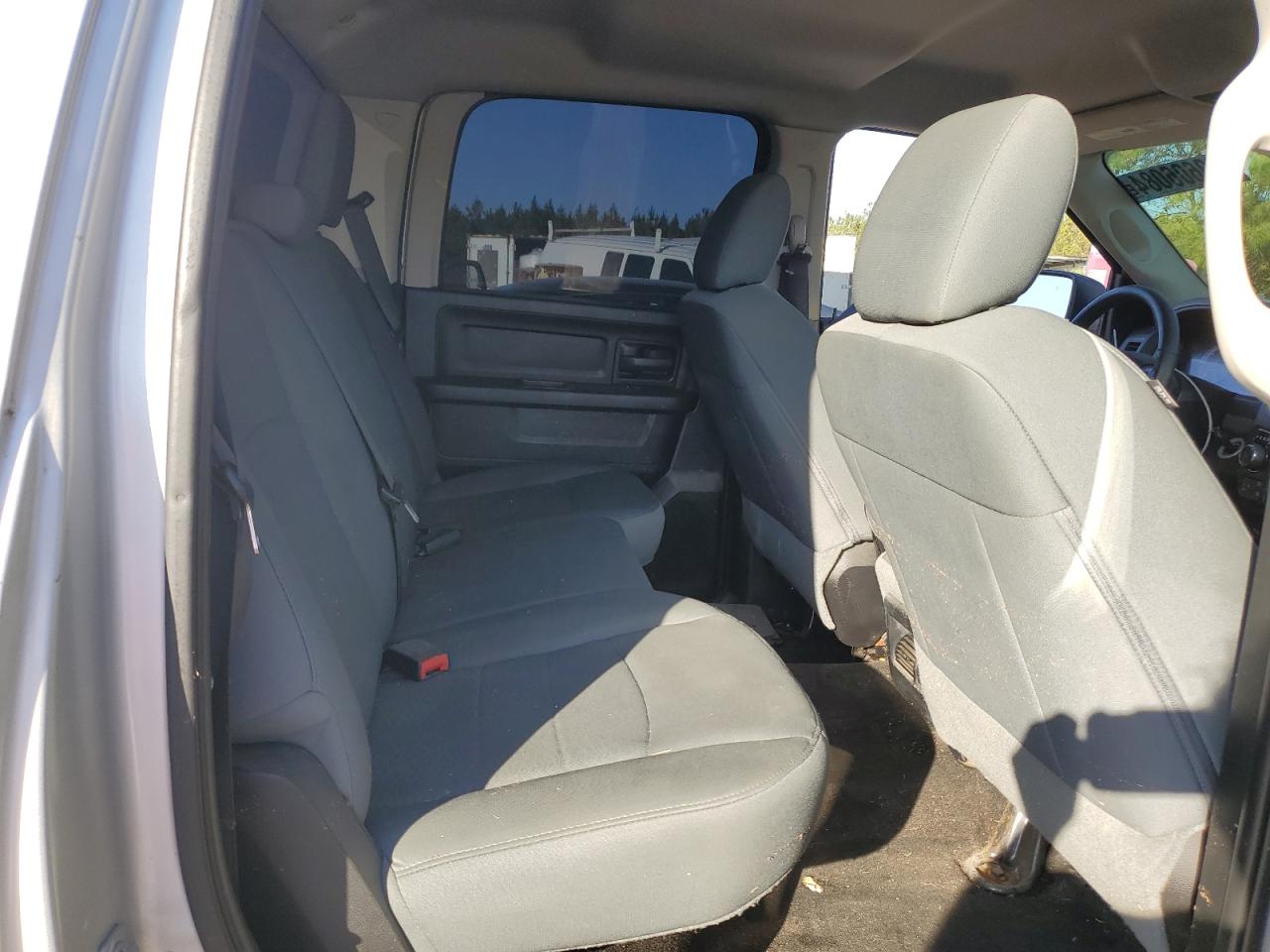2015 RAM 1500 - Image 10