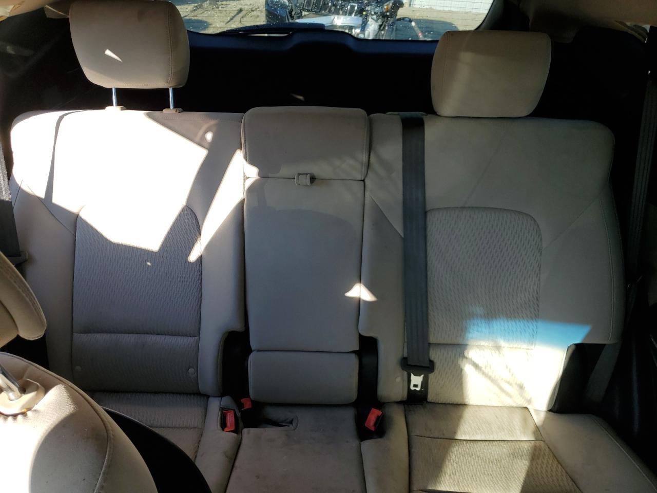 2013 Hyundai Santa Fe - Image 10