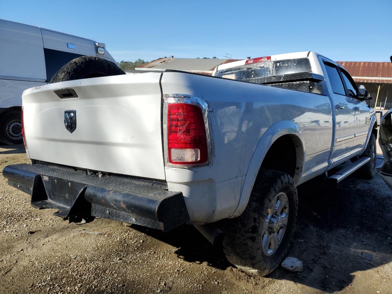 VIN 3C63R3JL7GG273155 2016 RAM 3500 no.3