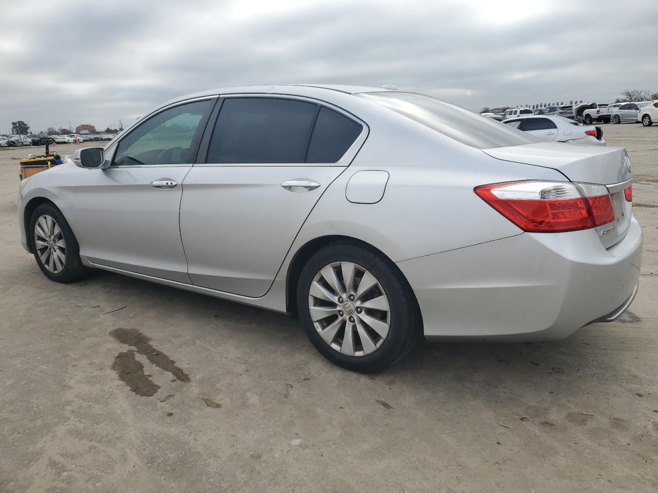 VIN 1HGCR2F81DA009643 2013 HONDA ACCORD no.2