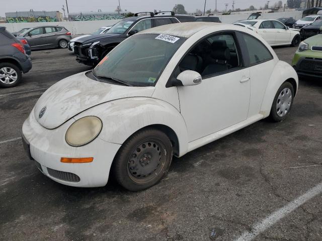 2010 Volkswagen New Beetle 