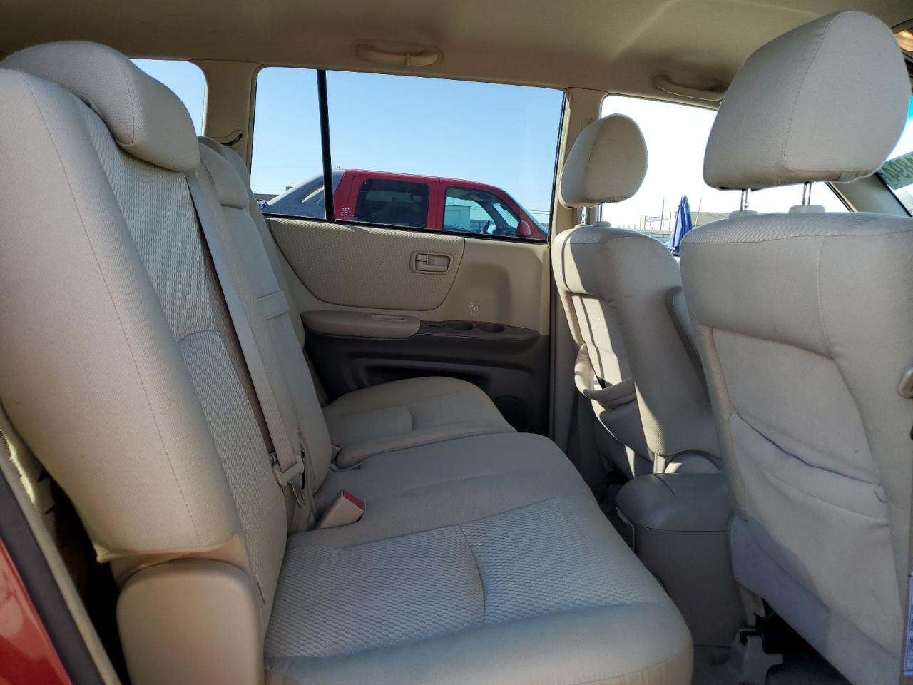2004 Toyota Highlander - Image 11