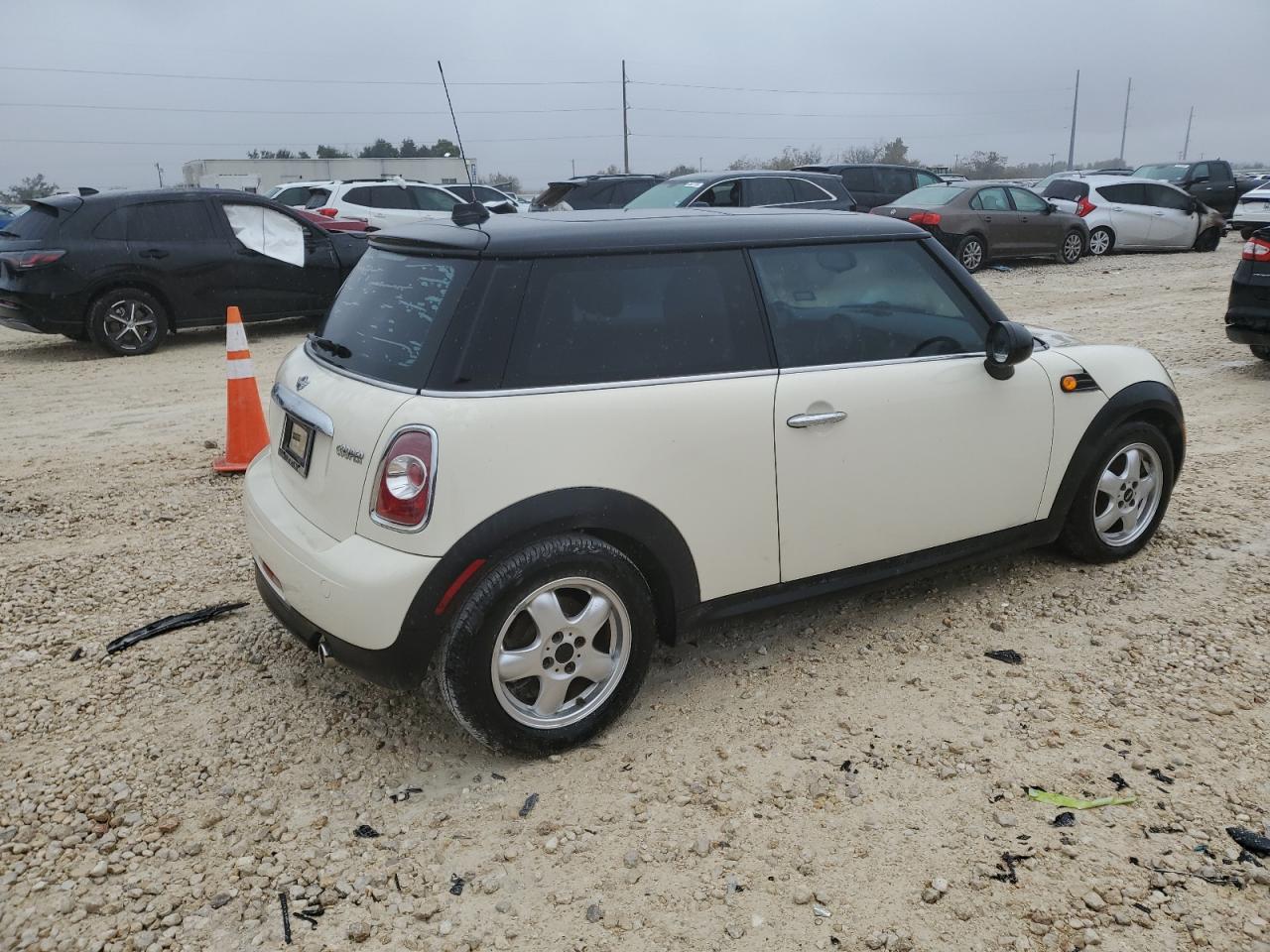 2011 MINI Cooper - Image 3