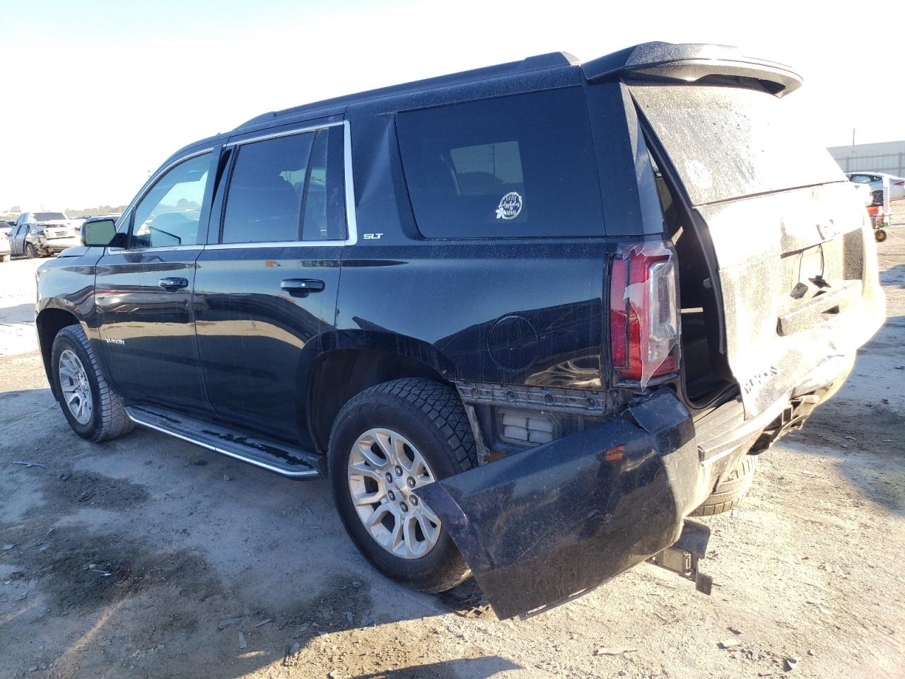 2015 GMC Yukon - Image 2